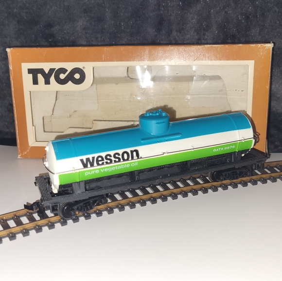 Tyco Other - Tyco Wesson Pure Vegetable Oil tank car in box.